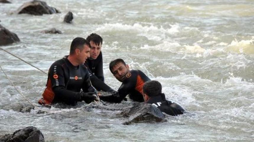 Balık Tutarken Dereye D&uuml;ş&uuml;p Boğuldu