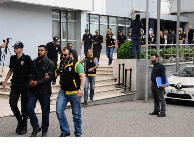 3 Kişinin &Ouml;ld&uuml;ğ&uuml; Kanlı Roman D&uuml;ğ&uuml;n&uuml;ne 10 Tutuklama 1