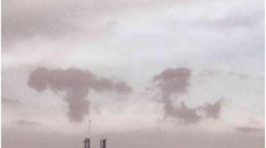 Bulutlarda G&ouml;r&uuml;len Yazı Şaşırttı