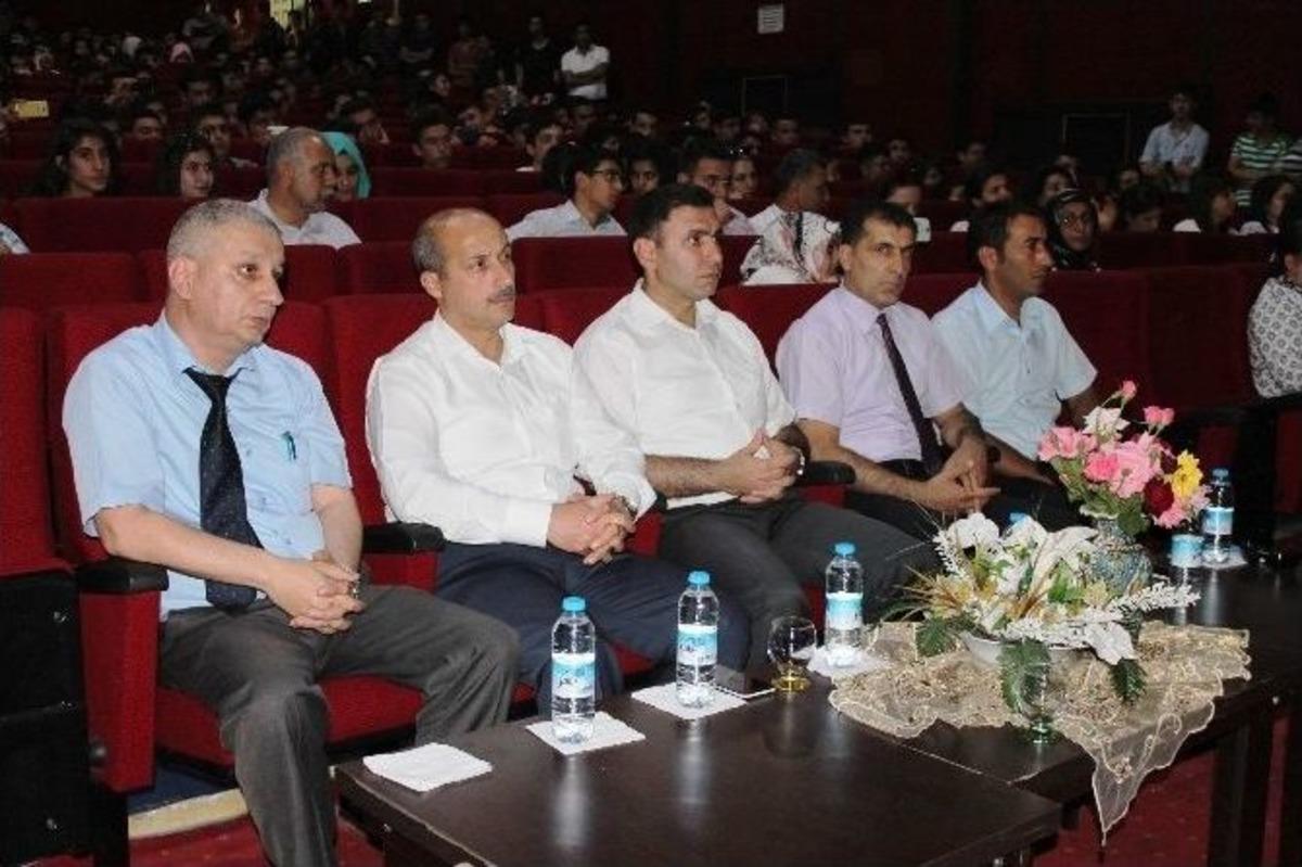 Yıl Sonu Etkinliğinde Renkli G&ouml;r&uuml;nt&uuml;ler