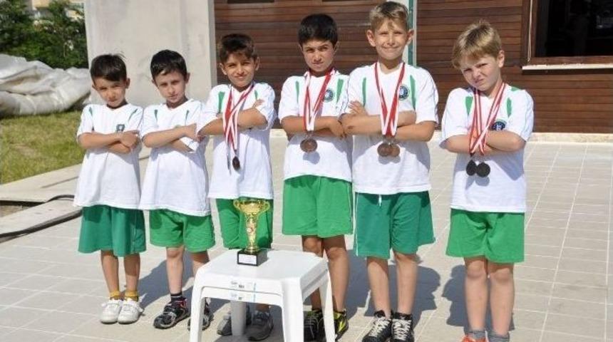 Minik Y&uuml;z&uuml;c&uuml;ler Mudanya&rsquo;ya Kupayla D&ouml;nd&uuml;ler