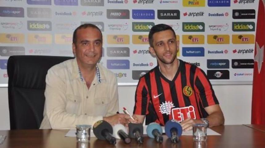 Eskişehirspor Muarem Muarem'le 3 Yıllık S&ouml;zleşme Imzaladı
