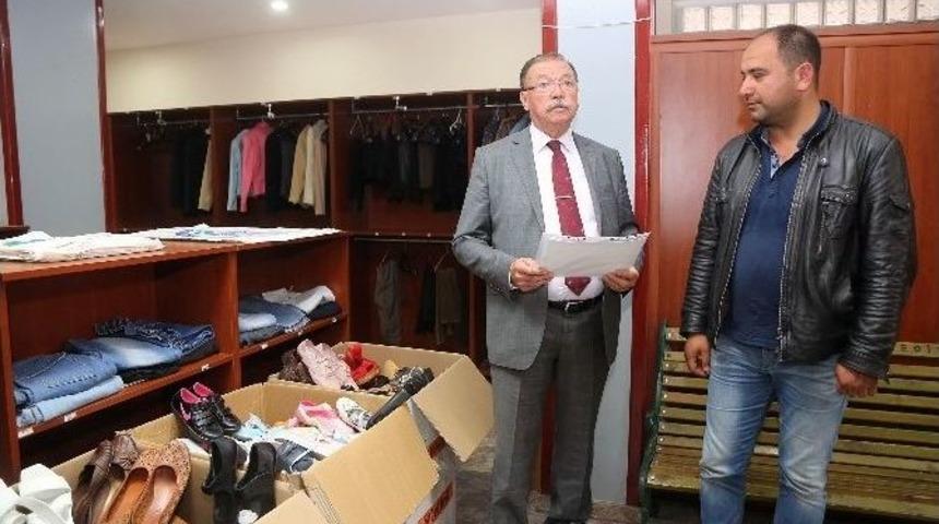 Hayırsever Esnaftan Yardıma Muhta&ccedil; Vatandaşlar İ&ccedil;in 450 &Ccedil;ift Ayakkabı Bağışı