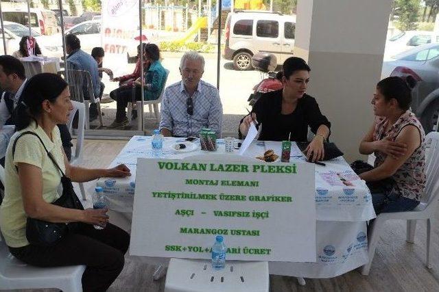 B&uuml;y&uuml;k&ccedil;ekmece Belediyesi İşsiz Ve İşvereni Buluşturdu 1