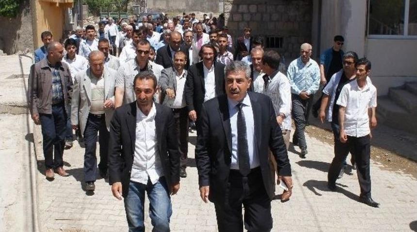 Haşimi Hani Ve Dicle İl&ccedil;elerinde Sloganlarla Karşılandı