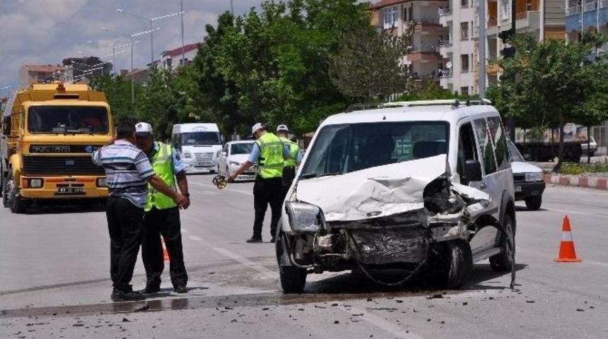 Yozgat&rsquo;ta Trafik Kazası : 3 Yaralı