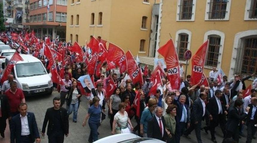 Pekşen, 7 Haziran Se&ccedil;imleri &Ouml;ncesi Son Ziyaretlerini Yapıyor
