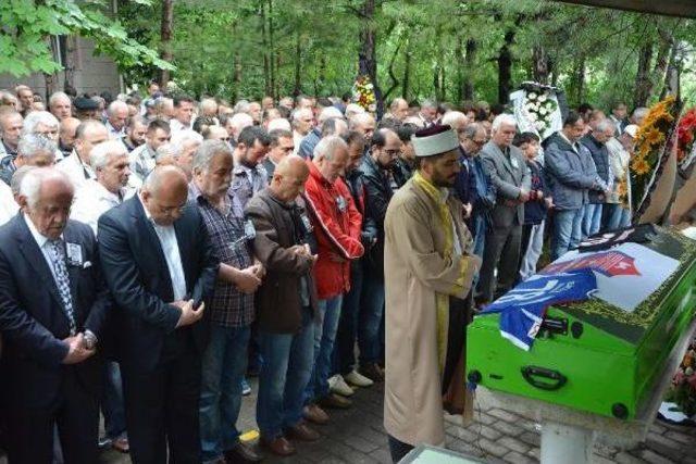 Kardemir Karabükspor'un Eski Teknik Direktörü Toprağa Verildi