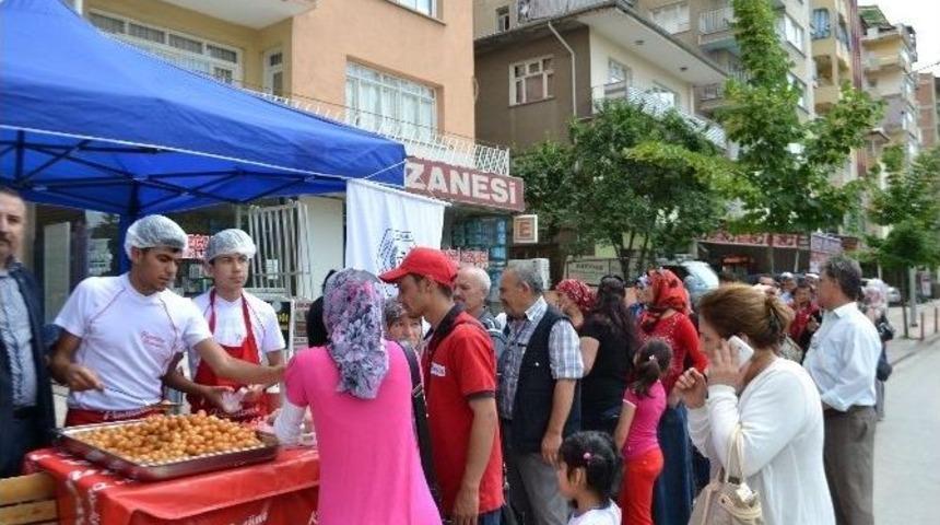 Eczane Teknikerlerinden Lokma Hayrı