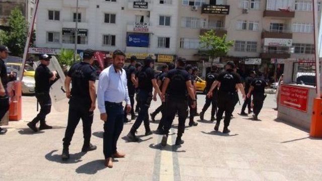 Mersin'de Yasa Dışı Dinleme Operasyonunda 5 Polis Tutuklandı