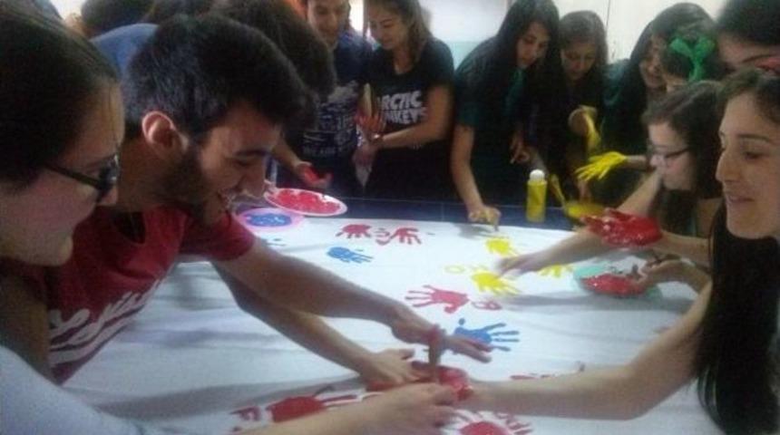 Adem Tolunay Fen Lisesi Mezunlarına Kına Gecesi D&uuml;zenledi