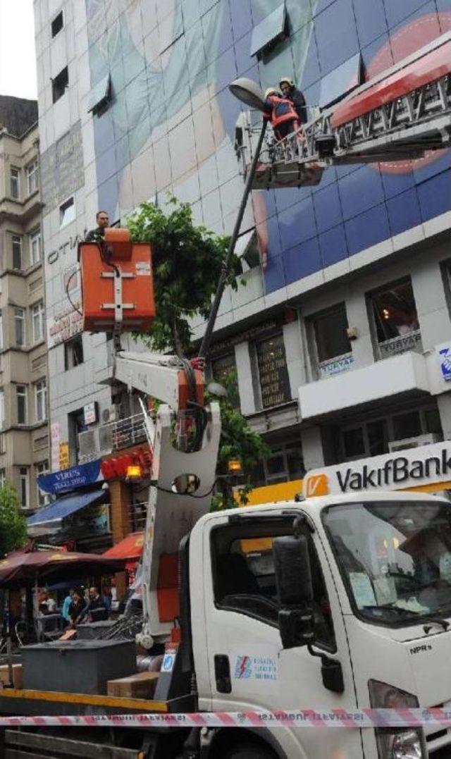 İstanbul'da Yağış Hayatı Olumsuz Etkiledi