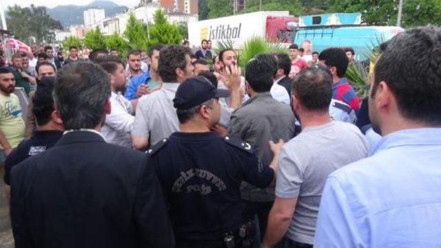 Hopa'da Kadir Topbaş Protestosuna  Polis Müdahalesi