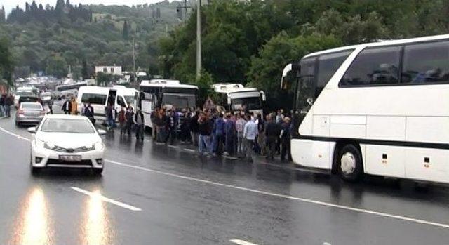 Kocaeli&rsquo;de Sağanak Yağmur Trafiği Fel&ccedil; Etti 2