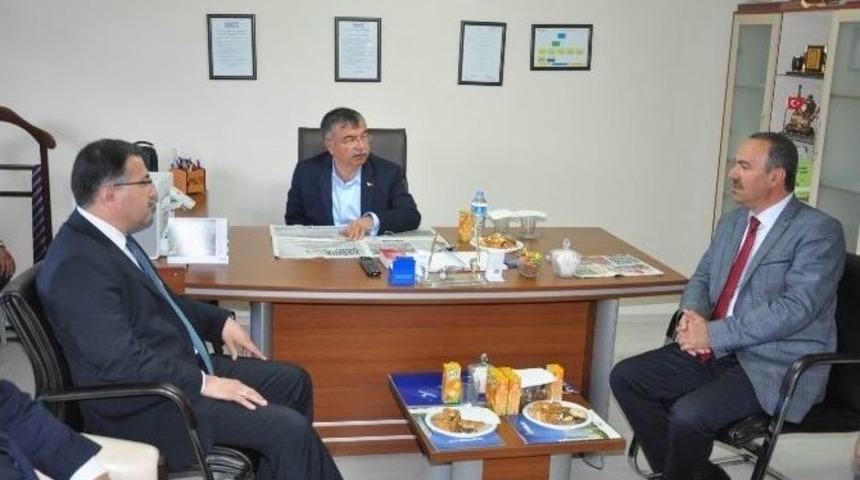 Milli Savunma Bakanı Yılmaz, İhlas Grubu&rsquo;nu Ziyaret Etti