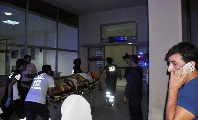 Adıyaman’da İki Otomobil Kafa Kafaya Çarpıştı: 5 Yaralı