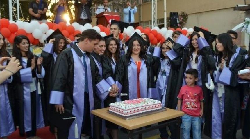 S&ouml;ke Yavuz Selim Anadolu Lisesi&rsquo;nde Mezuniyet Sevinci