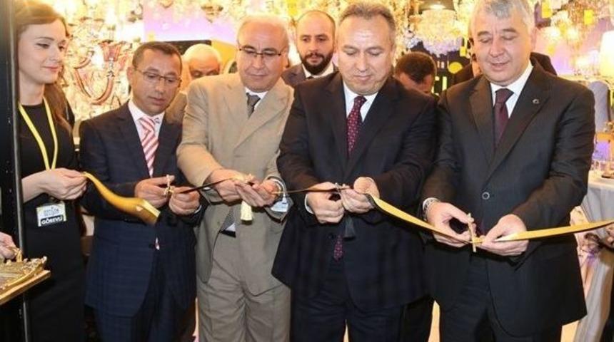 Vali Ali Fidan, Aydınlatma Ve Avize Satış Mağazası A&ccedil;tı