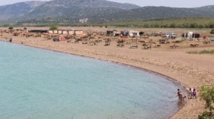 Beyşehir&rsquo;in Plajları Tatilcileri Bekliyor
