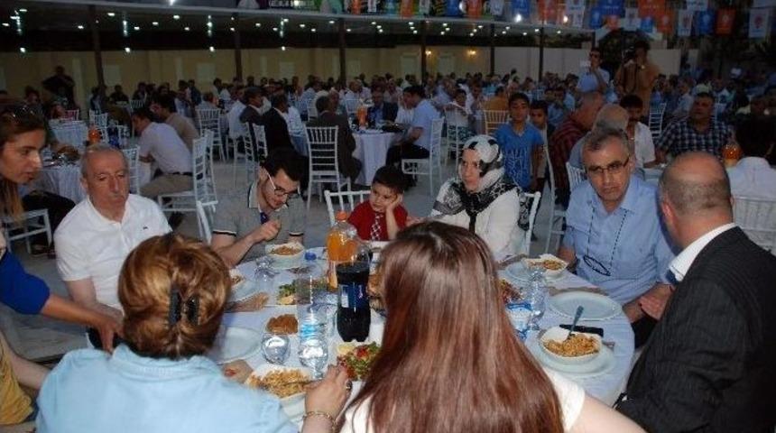 Ak Parti Midyat&rsquo;ta Birlik Ve Beraberlik Yemeği D&uuml;zenlendi
