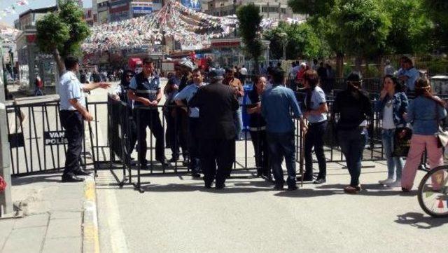 Van'da Miting Alarmı