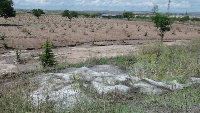 Sel Ve Dolu, Nevşehir&rsquo;De &Ccedil;ift&ccedil;iyi Vurdu 1