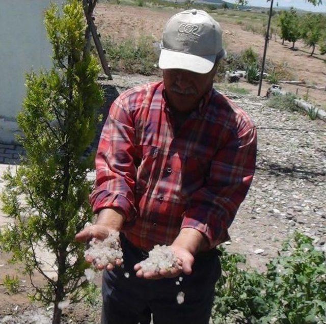 Sel Ve Dolu, Nevşehir’De Çiftçiyi Vurdu