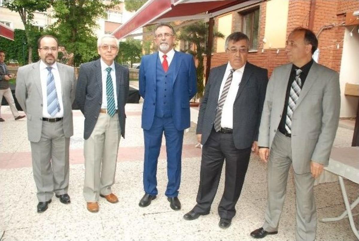 Yeni M&uuml;hendisler Yemin Etti, Rozet Taktı