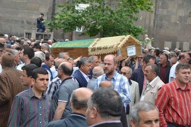 Nuh Naci Yazgan Üniversitesi İktisadi Ve İdari Bilimler Fakültesi Dekanı Kaya’nın Acı Günü