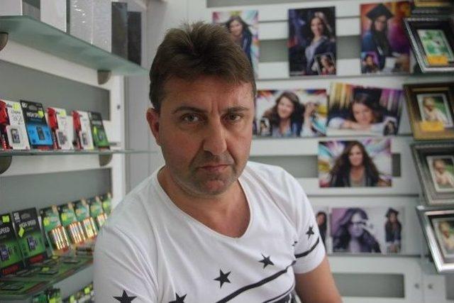 Anne Köpek Ölen Yavrularının Başından Saatlerce Ayrılmadı 1