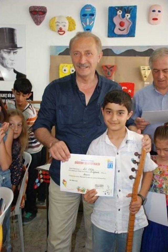 Didim’de Sanat Atölyesini Tamamlayan Çocuklara Belgeleri Verildi