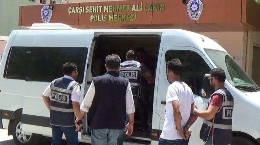 Kız Ka&ccedil;ırma Kavgasında 2 Kişi Yaralandı