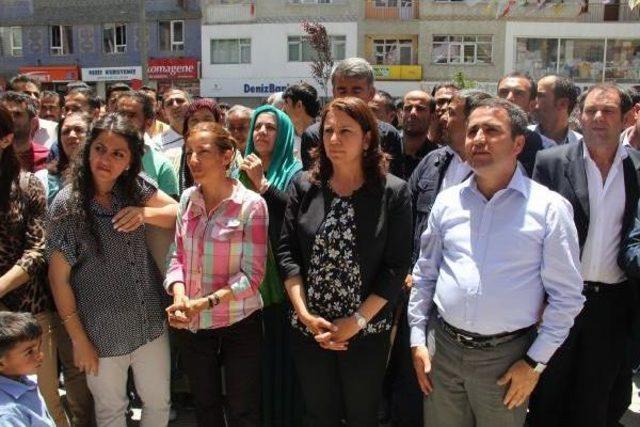 Hakkari'de Diyarbakır'daki Saldırı Kınandı