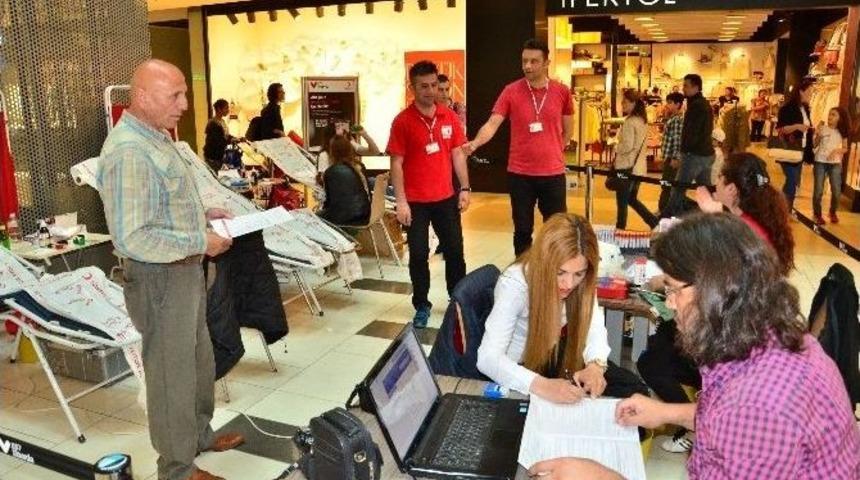 Esas67 Burda Avm Ve Kızılay Tarafından Kan Bağış Kampanyası