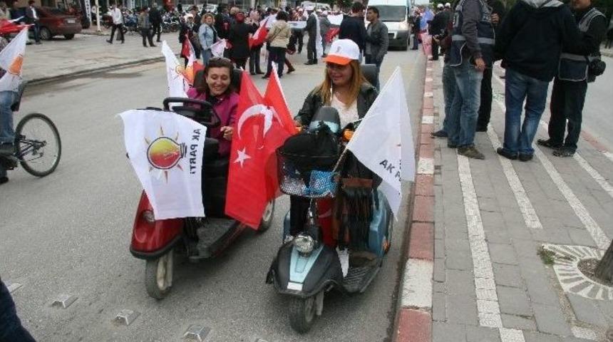 Ak Parti Afyonkarahisar İl Teşkilatından &ldquo;sevgi Y&uuml;r&uuml;y&uuml;ş&uuml;&rdquo;