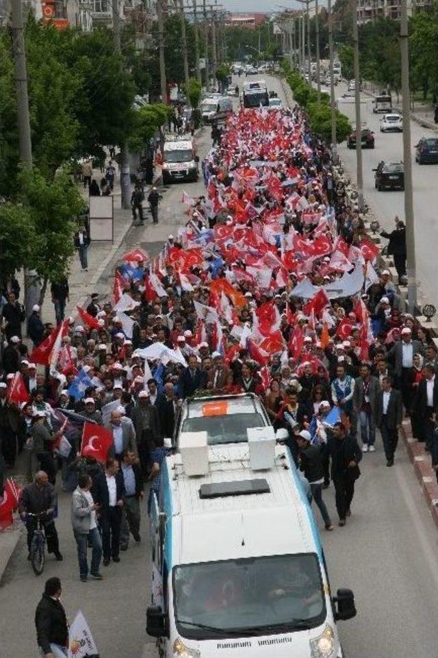 Ak Parti Afyonkarahisar İl Teşkilatından “sevgi Yürüyüşü”