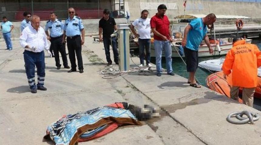 Alanya&rsquo;Da Denizden &Ccedil;&uuml;r&uuml;m&uuml;ş Ceset &Ccedil;ıkarıldı