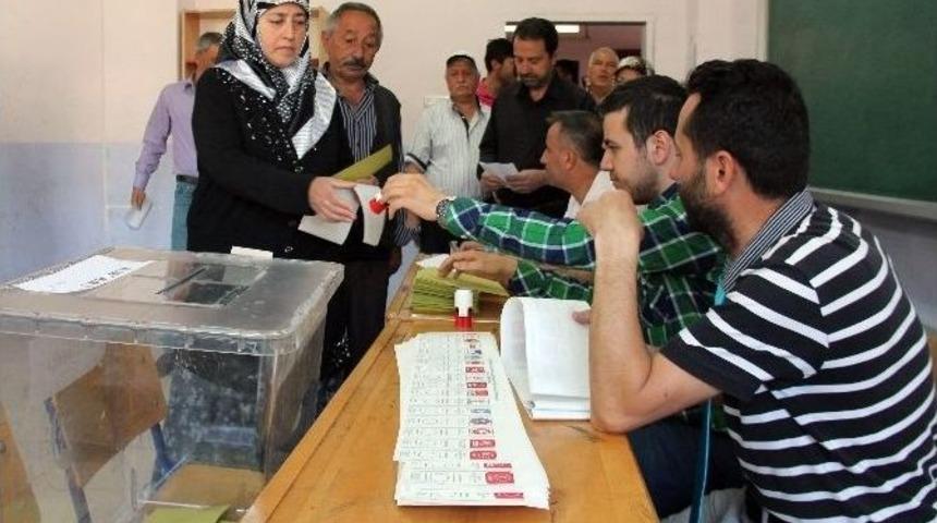 Elazığ&rsquo;da Oy Kullanımı Başladı