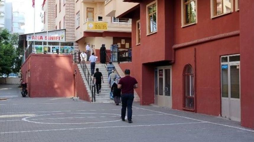 Diyarbakır&rsquo;da Oy Verme İşlemi Başladı