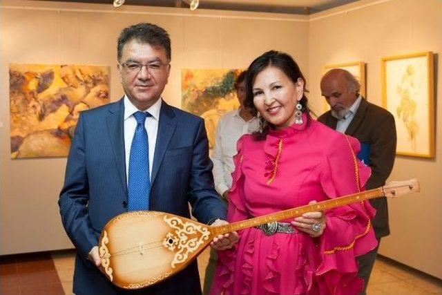 Türk Ve Kazak Ressamlar Sergide Buluştu