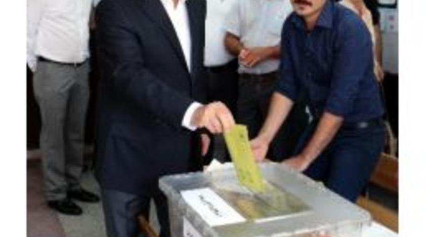 Bakan &Ccedil;avuşoğlu Oyunu Kullandı