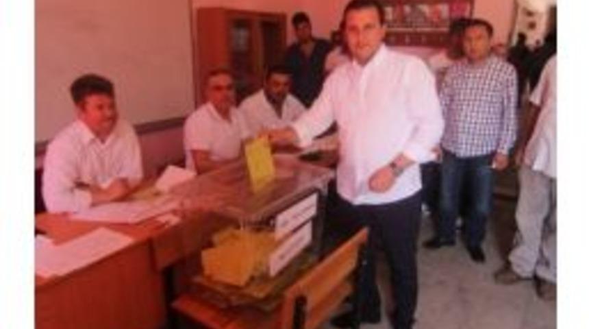 Başkan B&uuml;lent Soylu Eşiyle Birlikte Oyunu Kullandı