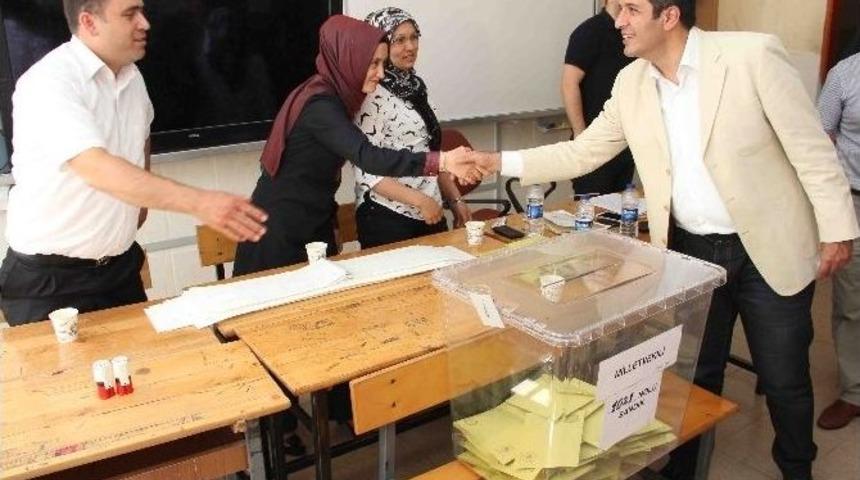 Başkan Gen&ccedil;, Oyunu Kullandı