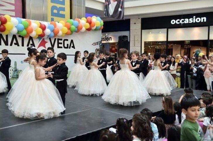 Akgül Minik Öğrencileri Yalnız Bırakmadı G1