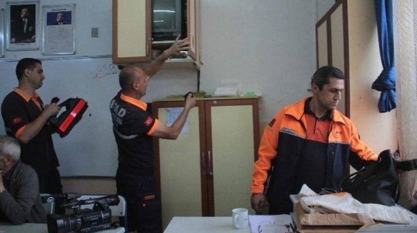 Mhp Lideri Bah&ccedil;eli&rsquo;nin Oy Kullanacağı Sandıkta Kimyasal Araması