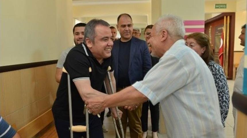 Başkan Böcek Oyunu Kullandı