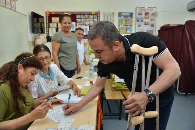 Başkan Böcek Oyunu Kullandı 2