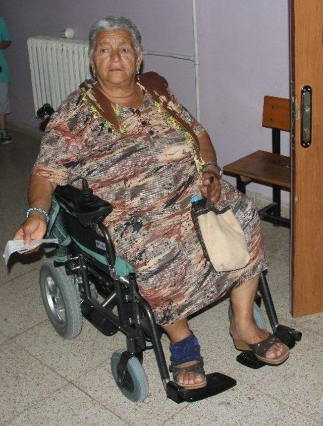 Engelli Seçmenlere Asansör Engeli 2