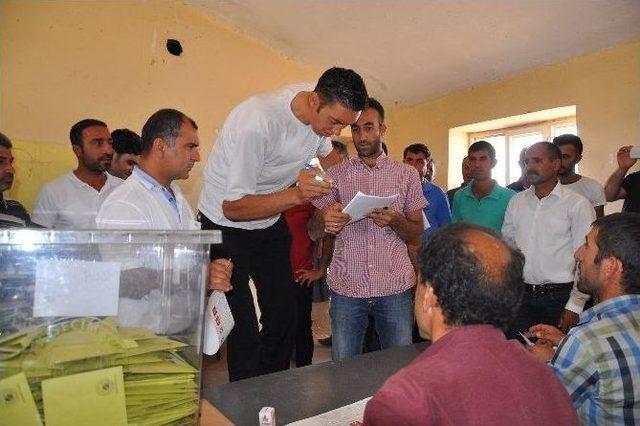 Dünyanın En Uzun Adamı Sultan Kösen Oyunu Kullandı 1