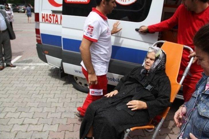 (özel Haber) Oy Kullanacağı Okula Sedyeyle Geldi G2